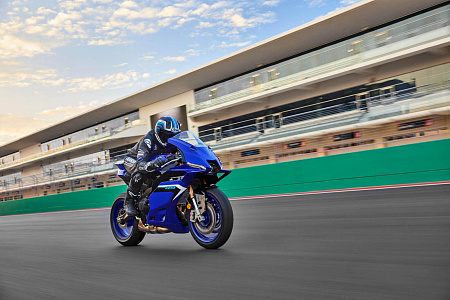 Мотоцикл Yamaha R9